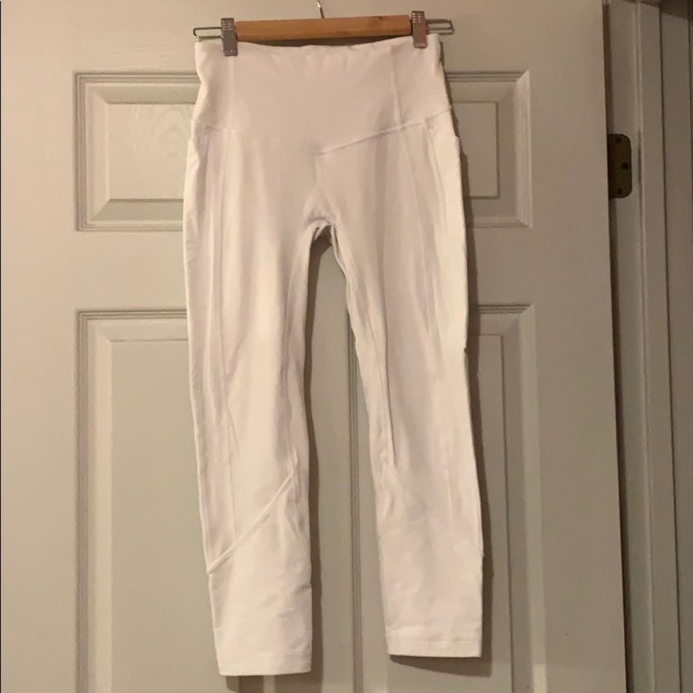Lululemon medium rise crop